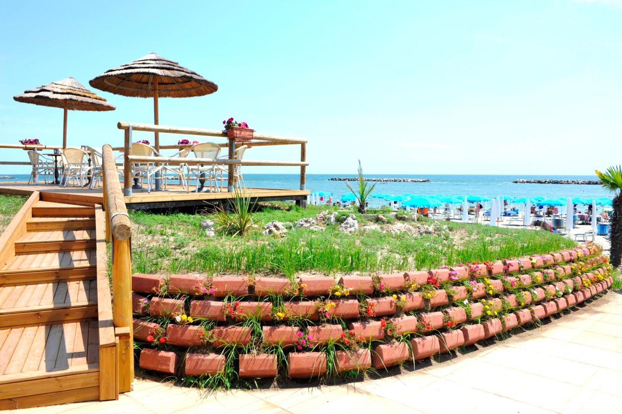 Airone Bianco Residence Village Lido delle Nazioni Exterior photo